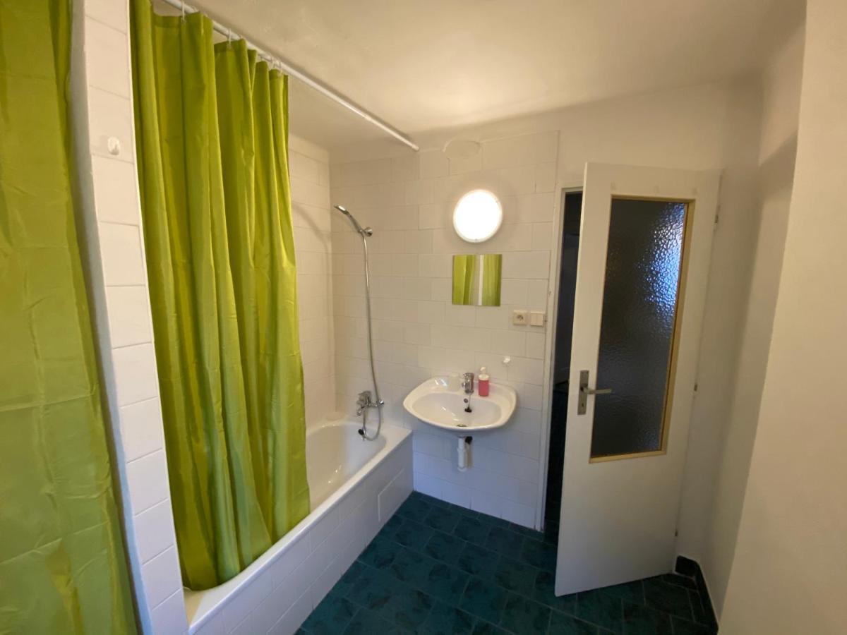 Pod Nachodskym Zamkem Appartement Buitenkant foto