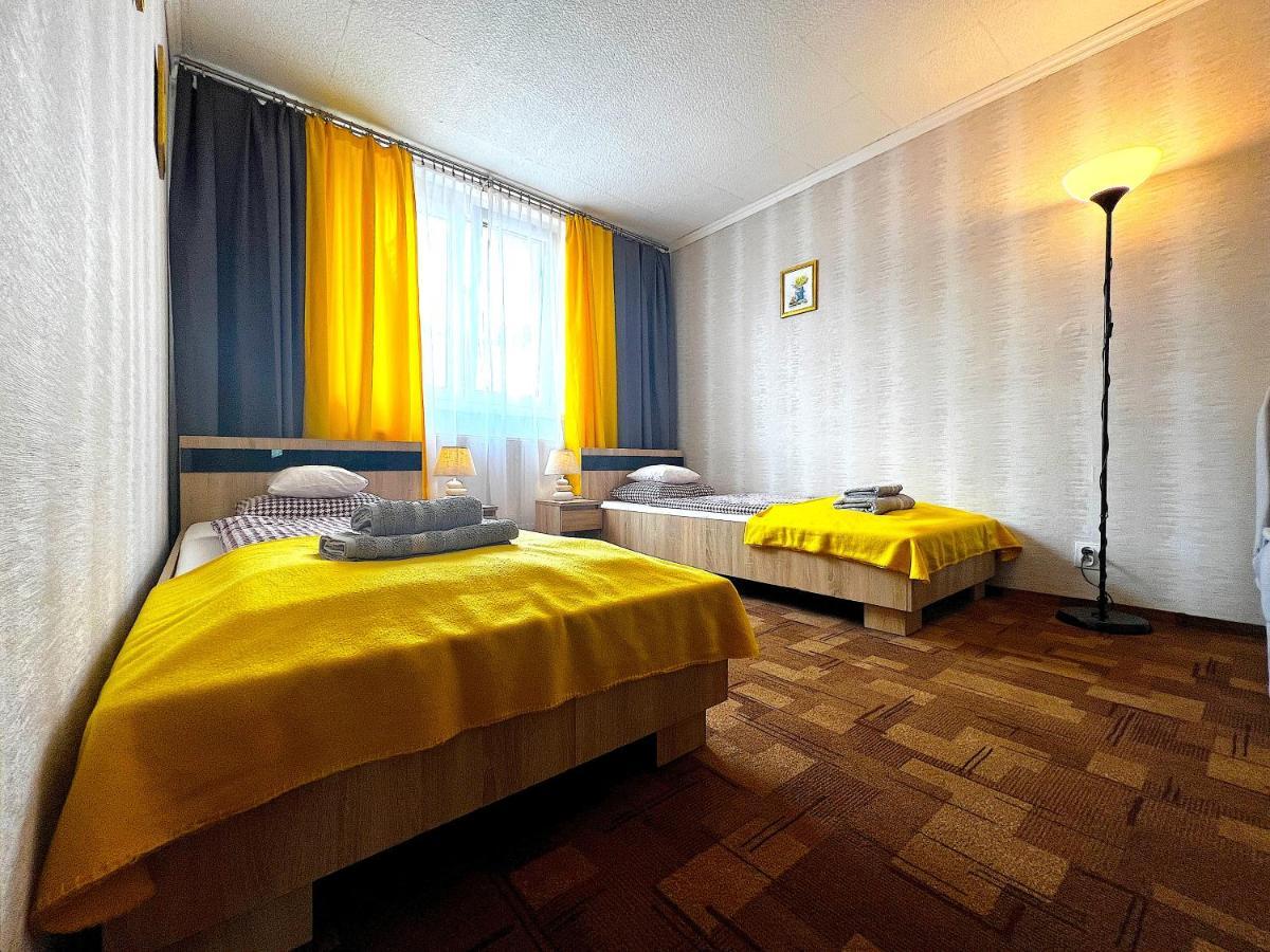 Pod Nachodskym Zamkem Appartement Buitenkant foto