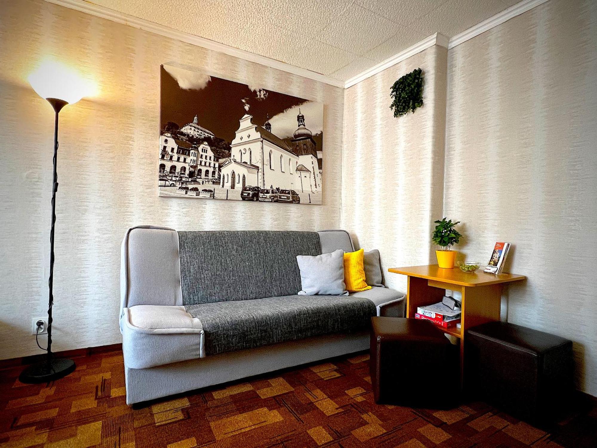 Pod Nachodskym Zamkem Appartement Buitenkant foto
